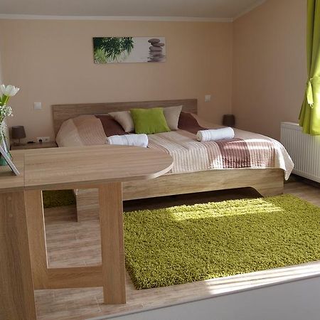 Bundics Vendeghazak Bed & Breakfast Lenti Dış mekan fotoğraf
