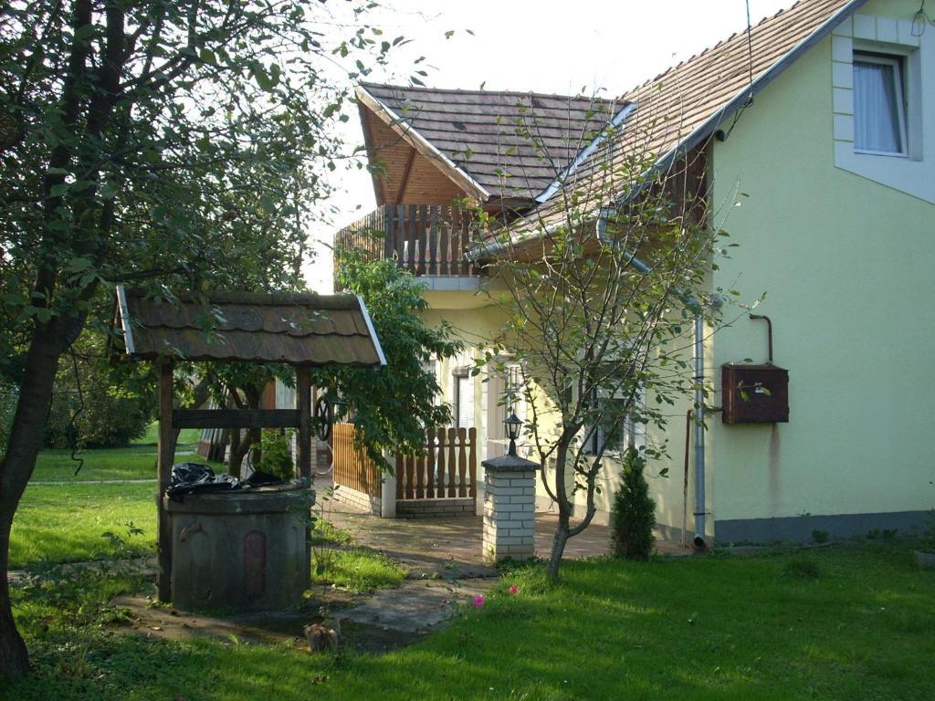 Bundics Vendeghazak Bed & Breakfast Lenti Oda fotoğraf