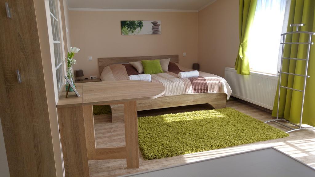 Bundics Vendeghazak Bed & Breakfast Lenti Dış mekan fotoğraf
